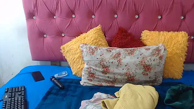 PEACHESX25x online show from 07-06-26, 04:31