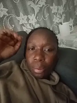 Snapshot of Lazizi29 chatting on 06-19-26, 02:21 Lazizi29 online show from 06-19-26, 02:21