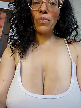 LUCI LOVE online show from 12-18-24, 05:52