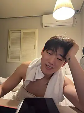 Snapshot of k-kinky chatting on 06-12-26, 09:19 k-kinky online show from 06-12-26, 09:19