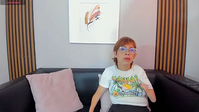 Snapshot of Madame_mature1 chatting on 06-16-26, 08:00 Madame mature1 online show from 06-16-26, 08:00
