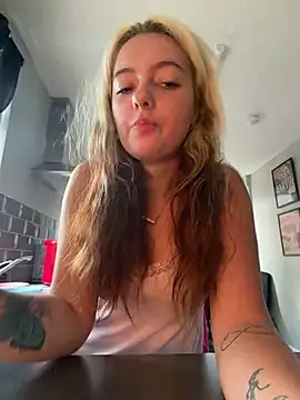 naughtygirl6989 online show from 07-11-26, 09:12