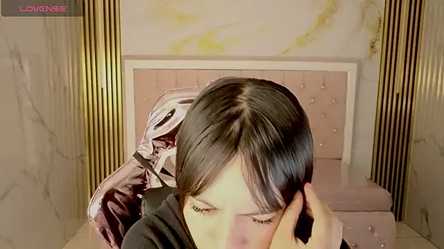 Snapshot of isabeau_s chatting on 07-09-26, 01:04 isabeau s online show from 07-09-26, 01:04