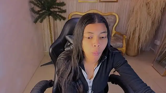 valentina gomez s online show from 07-10-26, 12:52