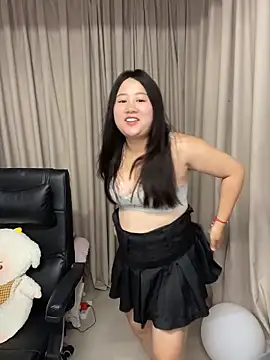 Luckysisi-s online show from 06-27-26, 02:16