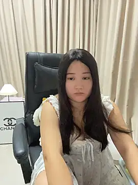 Luckysisi-s online show from 06-29-26, 12:16