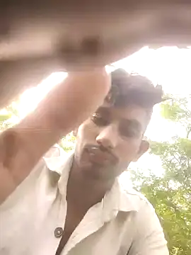Snapshot of Roshan_78_R chatting on 07-16-26, 02:28 Roshan 78 R online show from 07-16-26, 02:28