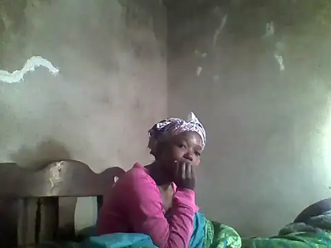 Snapshot of mommysmiley1234 chatting on 06-06-26, 05:56 mommysmiley1234 online show from 06-06-26, 05:56
