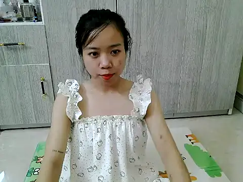 Snapshot of Nellid079 chatting on 05-28-26, 02:36 Nellid079 online show from 05-28-26, 02:36