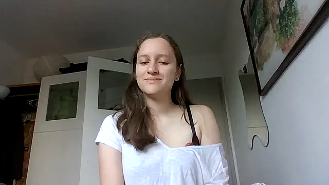 Snapshot of SoftieSophie chatting on 06-20-26, 04:04 SoftieSophie online show from 06-20-26, 04:04