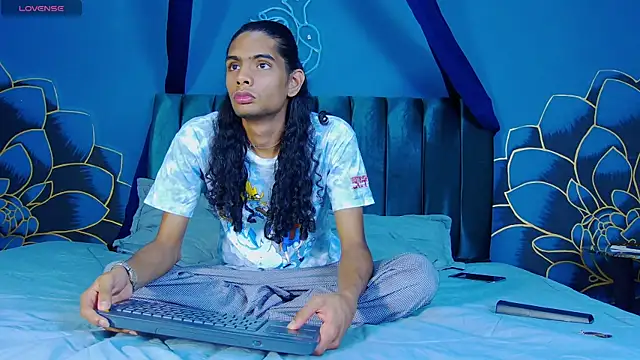 Snapshot of maxi_max0 chatting on 07-01-26, 07:46 maxi max0 online show from 07-01-26, 07:46