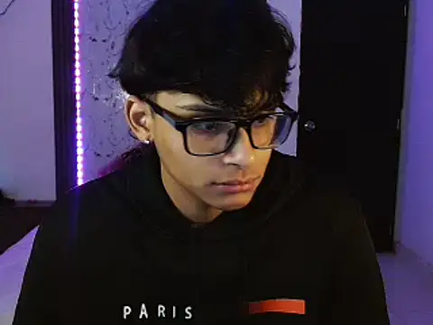 Snapshot of Mr_yisuzz chatting on 06-03-26, 11:24 Mr yisuzz online show from 06-03-26, 11:24