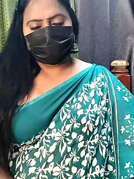 Snapshot of Meera_mia chatting on 05-31-26, 07:04 Meera mia online show from 05-31-26, 07:04