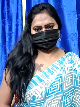 Snapshot of Meera_mia chatting on 06-19-26, 03:22 Meera mia online show from 06-19-26, 03:22