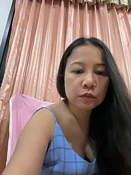 Snapshot of LINDA_HD chatting on 05-26-26, 01:29 LINDA HD online show from 05-26-26, 01:29
