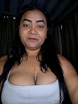 Snapshot of DEISY_8670 chatting on 06-19-26, 10:41 DEISY 8670 online show from 06-19-26, 10:41