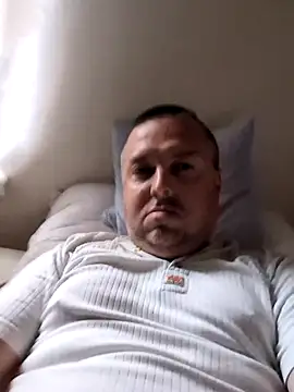 krzyszto1986 online show from 06-12-26, 03:16