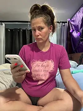 amberhotts2025 online show from 06-11-26, 10:19