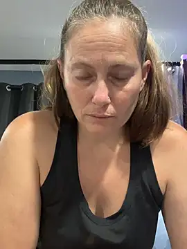 amberhotts2025 online show from 06-24-26, 12:53