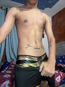 Snapshot of camiloest chatting on 05-26-26, 04:30 camiloest online show from 05-26-26, 04:30