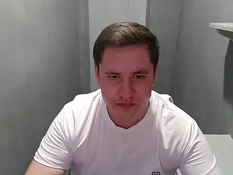 Snapshot of Max_Marlyn chatting on 06-22-26, 05:26 Max Marlyn online show from 06-22-26, 05:26