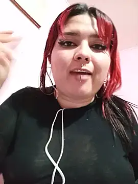 Snapshot of curvy_latina chatting on 06-22-26, 03:25 curvy latina online show from 06-22-26, 03:25