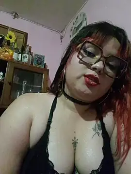 Snapshot of curvy_latina chatting on 07-12-26, 11:51 curvy latina online show from 07-12-26, 11:51