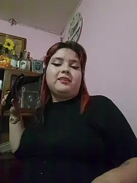 Snapshot of curvy_latina chatting on 07-14-26, 04:17 curvy latina online show from 07-14-26, 04:17