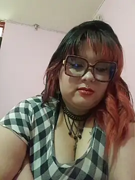 Snapshot of curvy_latina chatting on 07-16-26, 05:19 curvy latina online show from 07-16-26, 05:19