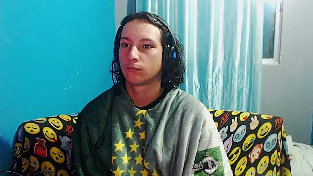 Snapshot of MrKingsaintx chatting on 07-20-26, 10:29 MrKingsaintx online show from 07-20-26, 10:29