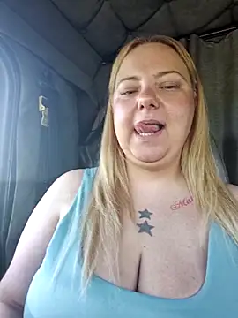 Snapshot of Jaclynnbaby chatting on 06-30-26, 01:01 Jaclynnbaby online show from 06-30-26, 01:01