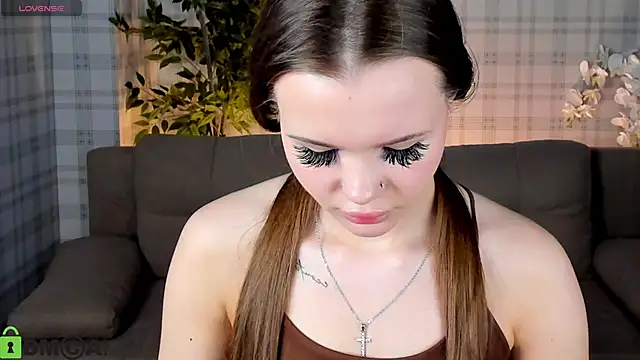 Snapshot of Ella_Butler chatting on 06-02-26, 09:33 Ella Butler online show from 06-02-26, 09:33