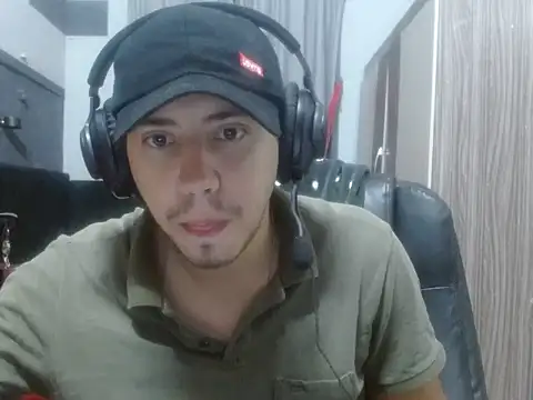 Snapshot of Fer_Ti chatting on 06-25-26, 10:53 Fer Ti online show from 06-25-26, 10:53