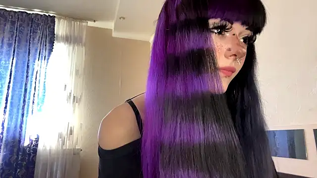 Snapshot of HolyCute chatting on 06-21-26, 02:19 HolyCute online show from 06-21-26, 02:19