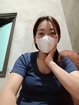Snapshot of -Trinina- chatting on 06-26-26, 02:10 -Trinina- online show from 06-26-26, 02:10