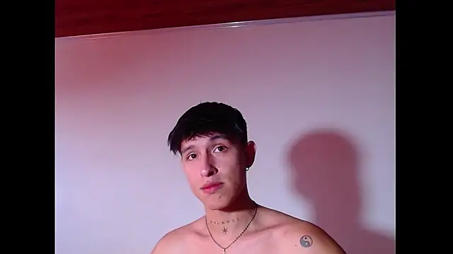 Snapshot of rowanbig chatting on 07-10-26, 04:20 rowanbig online show from 07-10-26, 04:20