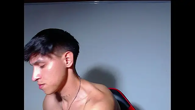 Snapshot of rowanbig chatting on 07-14-26, 01:08 rowanbig online show from 07-14-26, 01:08