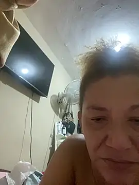 Snapshot of rosanna78322 chatting on 06-12-26, 03:33 rosanna78322 online show from 06-12-26, 03:33