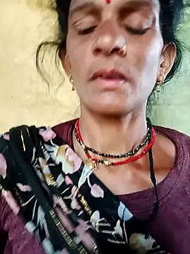 Snapshot of Cut_umang74 chatting on 07-10-26, 10:18 Cut umang74 online show from 07-10-26, 10:18