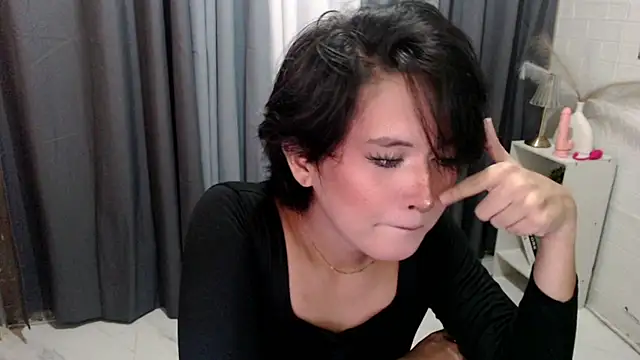 Snapshot of seira_madre12 chatting on 07-02-26, 12:11 seira madre12 online show from 07-02-26, 12:11