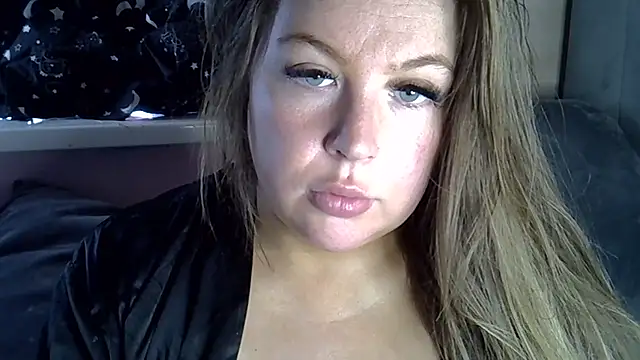 Snapshot of KikiBlackxx chatting on 05-30-26, 10:12 KikiBlackxx online show from 05-30-26, 10:12