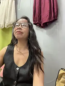 Snapshot of honghong_mother chatting on 06-13-26, 12:47 honghong mother online show from 06-13-26, 12:47