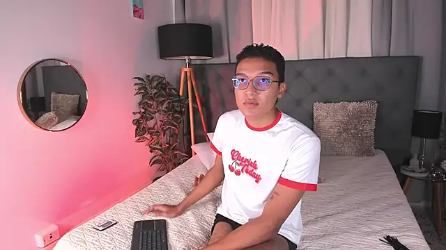 Camilo Santoss online show from 06-11-26, 01:09