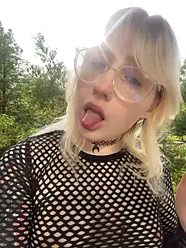 xp blondie online show from 06-14-26, 01:24
