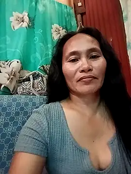 Snapshot of Queenslay chatting on 07-15-26, 02:06 Queenslay online show from 07-15-26, 02:06