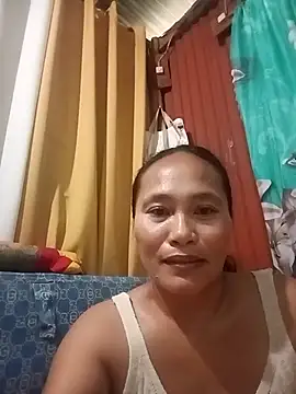 Snapshot of Queenslay chatting on 07-19-26, 10:13 Queenslay online show from 07-19-26, 10:13