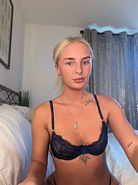 Snapshot of Millymae_ chatting on 06-19-26, 04:11 Millymae online show from 06-19-26, 04:11