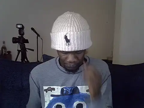 Thee Biggest online show from 06-17-26, 06:42