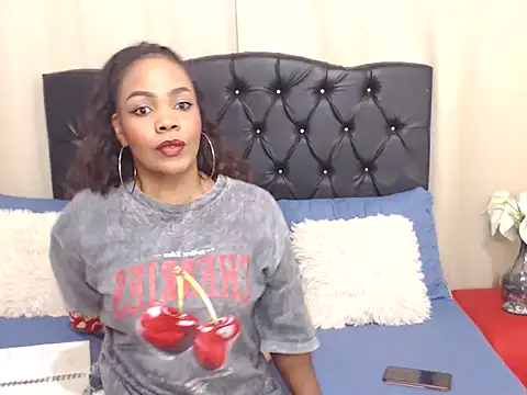 NicoleChanell04 online show from 06-07-26, 12:04