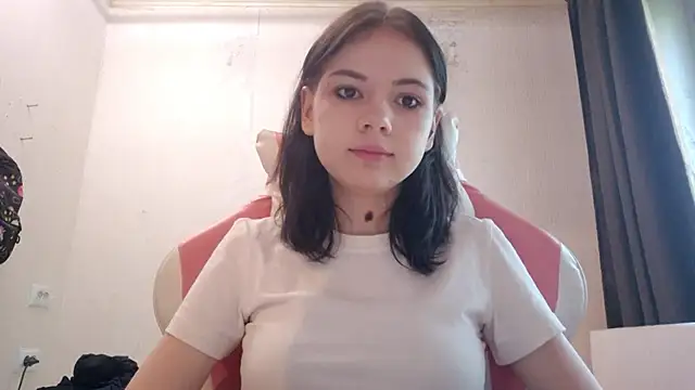 Snapshot of MilaTease chatting on 06-01-26, 05:09 MilaTease online show from 06-01-26, 05:09